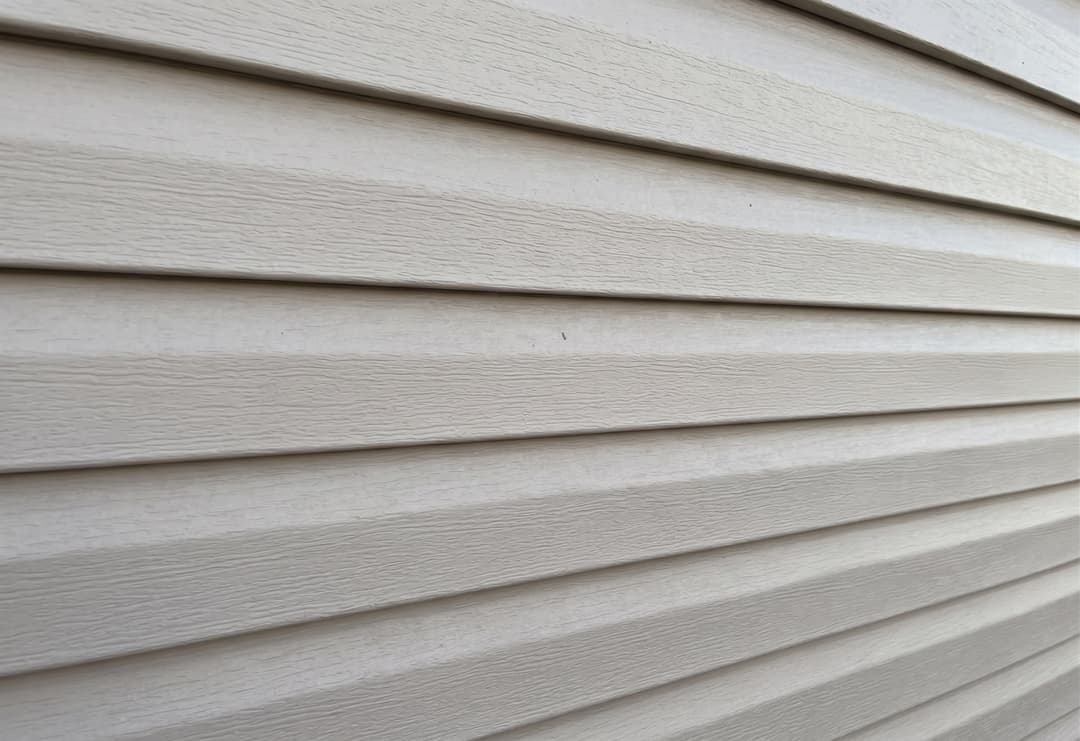 Horizontal vinyl lap siding close-up